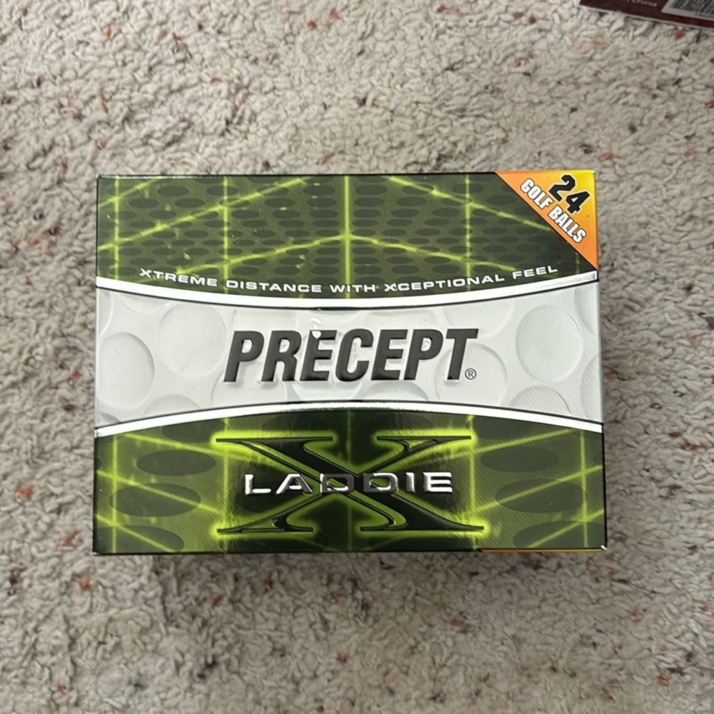 Laddie Precept Golf balls / 24